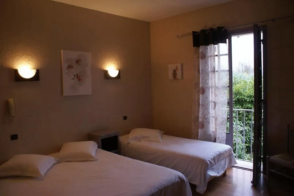 Le Relais Du Lac Montauroux Hotel